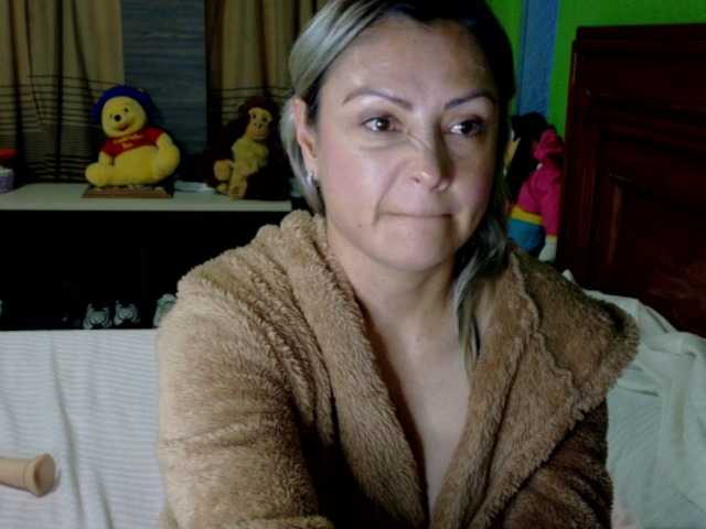 Charlizetheron1 live cam on BongaCams