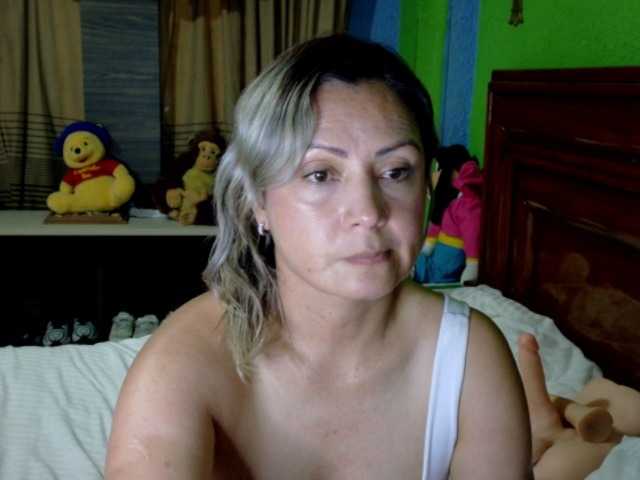 Charlizetheron1 live cam on BongaCams
