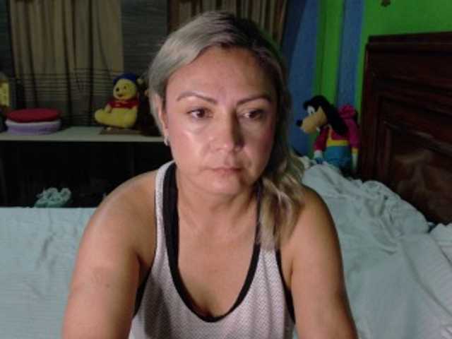 Charlizetheron1 live cam on BongaCams