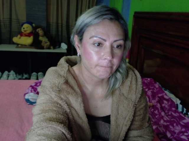Charlizetheron1 live cam on BongaCams