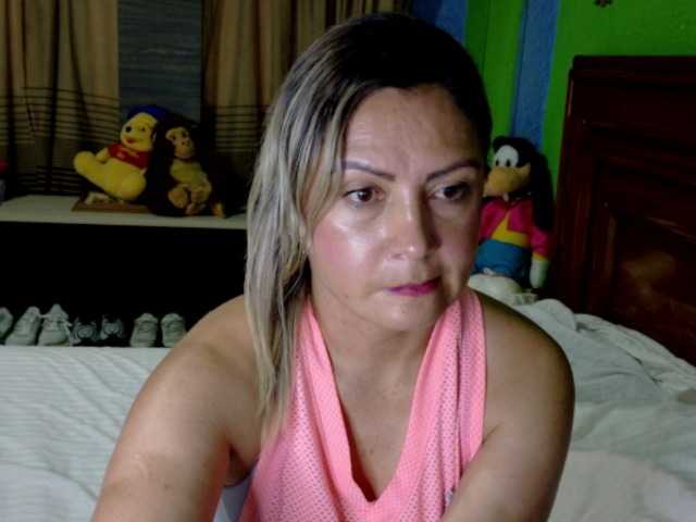 Charlizetheron1 live cam on BongaCams