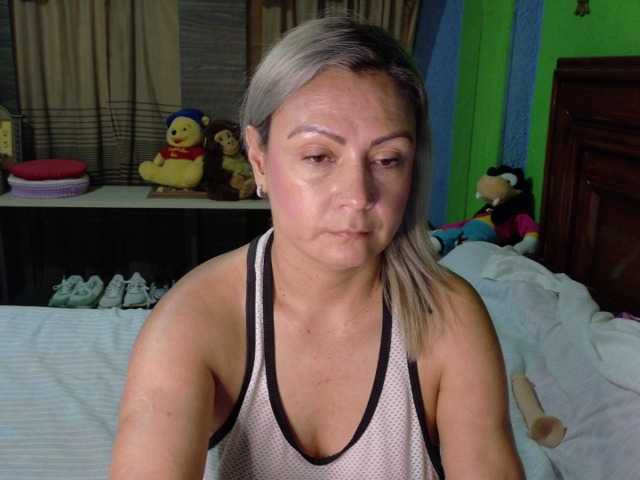 Charlizetheron1 live cam on BongaCams