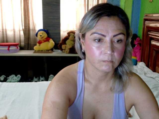 Charlizetheron1 live cam on BongaCams