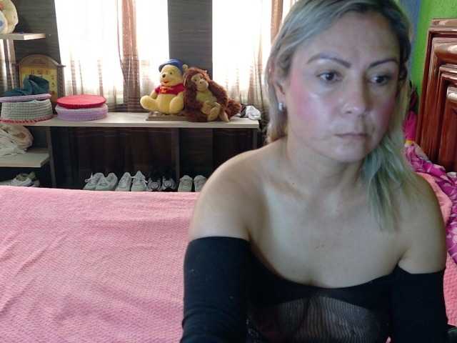 Charlizetheron1 live cam on BongaCams