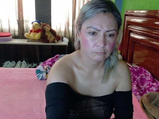 Charlizetheron1 live cam on BongaCams