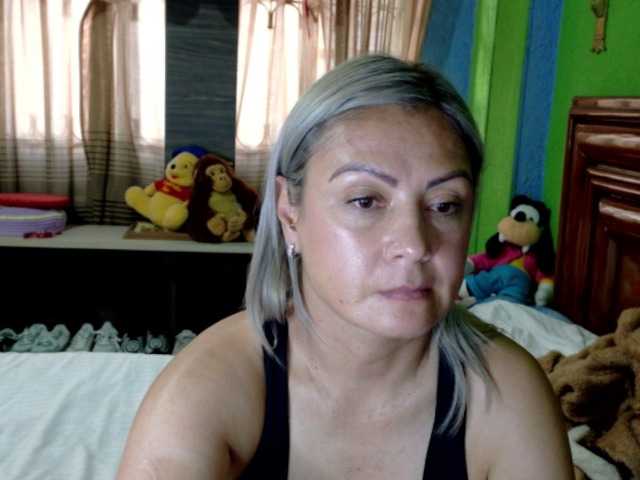 Charlizetheron1 live cam on BongaCams