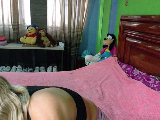Charlizetheron1 live cam on BongaCams