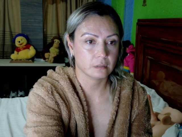 Charlizetheron1 live cam on BongaCams