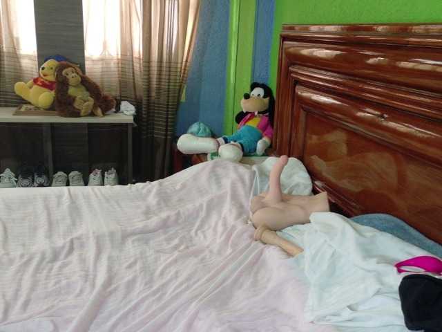 Charlizetheron1 live cam on BongaCams