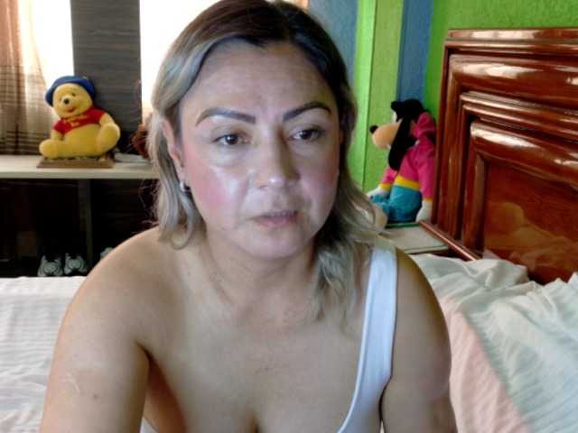 Charlizetheron1 live cam on BongaCams