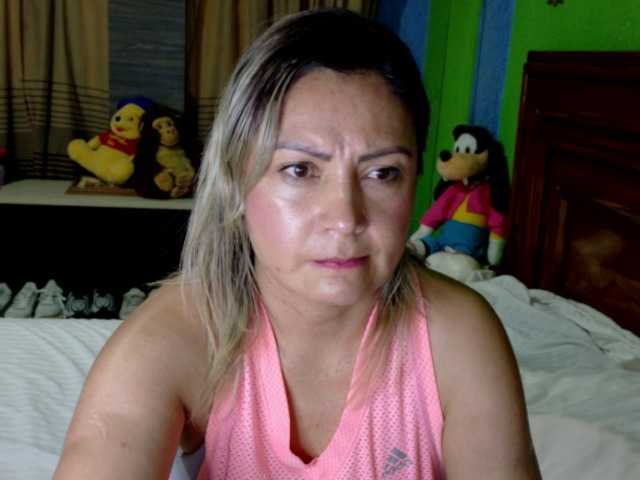 Charlizetheron1 live cam on BongaCams