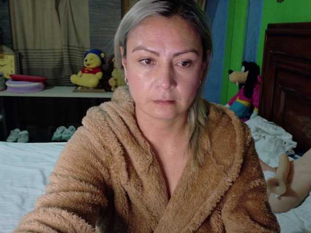 Charlizetheron1 live cam on BongaCams