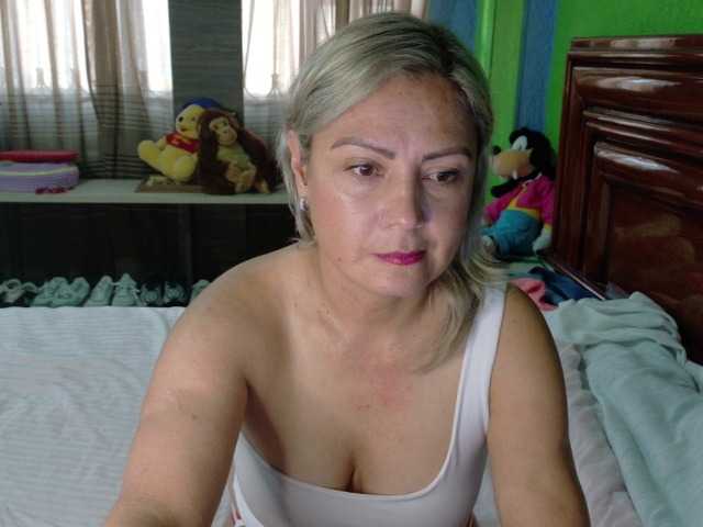 Charlizetheron1 live cam on BongaCams