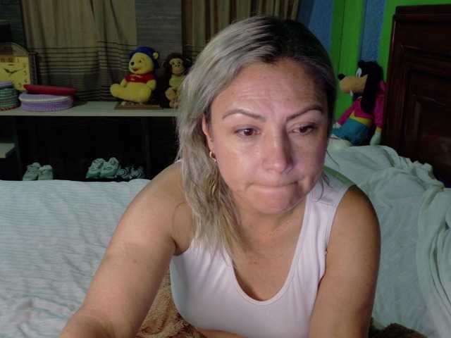 Charlizetheron1 live cam on BongaCams