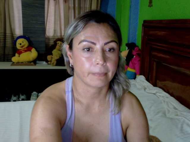 Charlizetheron1 live cam on BongaCams