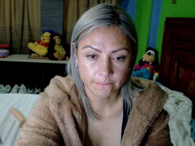 Charlizetheron1 live cam on BongaCams