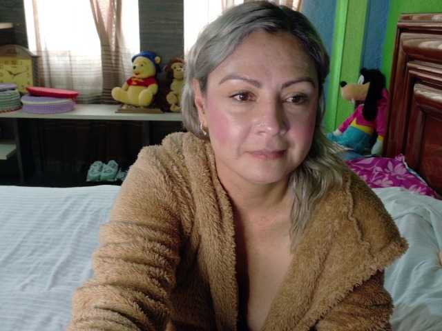 Charlizetheron1 live cam on BongaCams