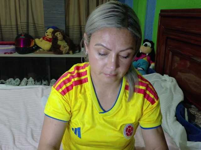 Charlizetheron1 live cam on BongaCams