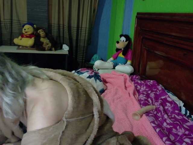 Charlizetheron1 live cam on BongaCams