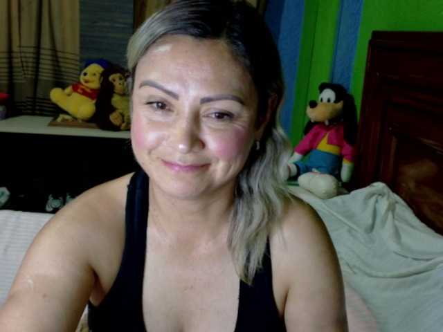 Charlizetheron1 live cam on BongaCams