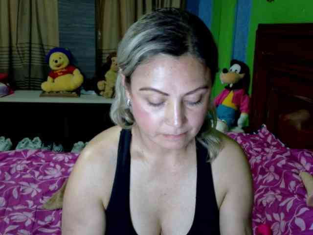 Charlizetheron1 webcam