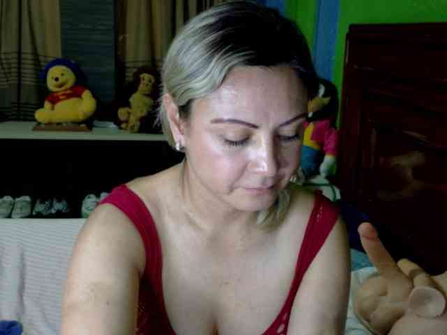 Charlizetheron1 webcam