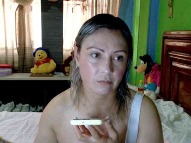 Charlizetheron1 webcam