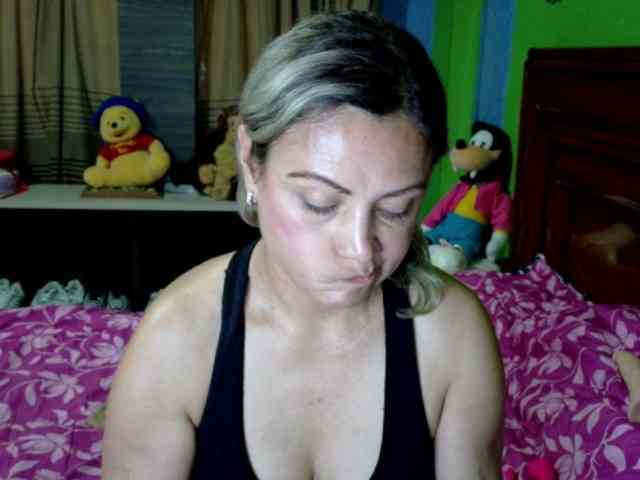 Charlizetheron1 webcam