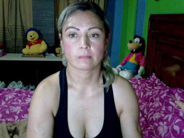 Charlizetheron1 webcam