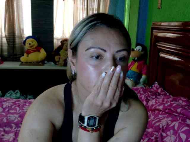 Charlizetheron1 webcam