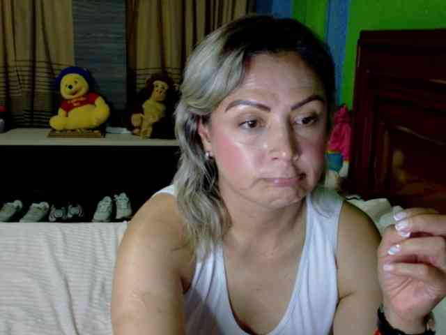 Charlizetheron1 webcam