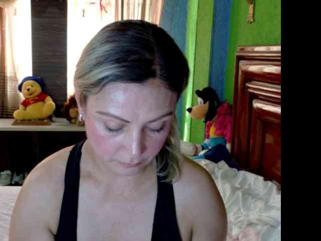 Charlizetheron1 webcam