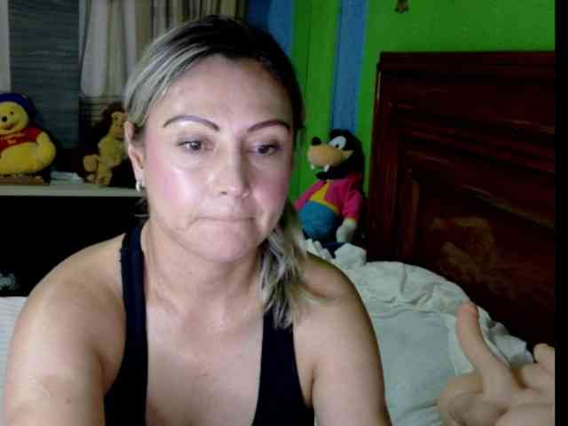 Charlizetheron1 webcam