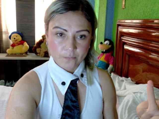 Charlizetheron1 webcam