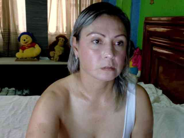 Charlizetheron1 webcam