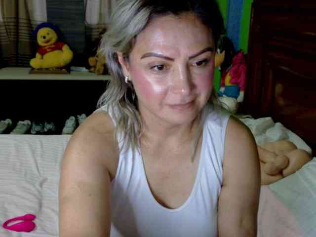 Charlizetheron1 webcam