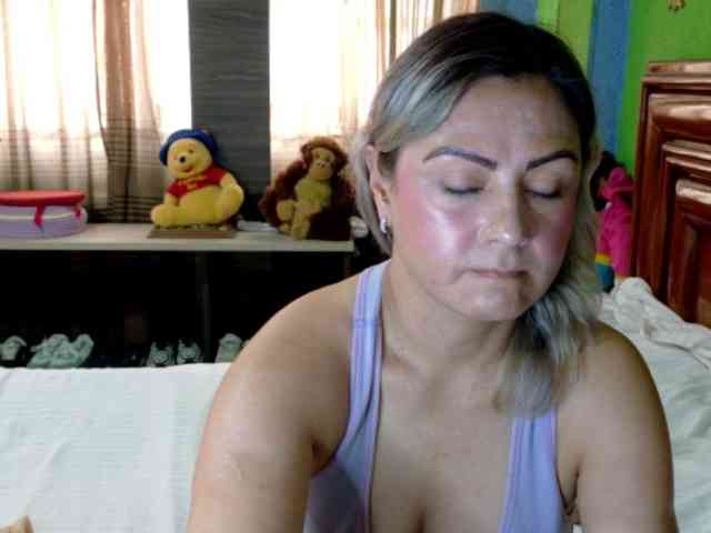 Charlizetheron1 webcam