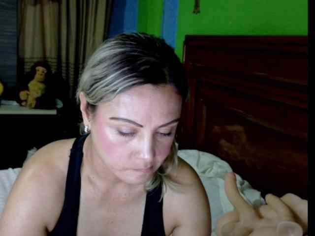 Charlizetheron1 webcam