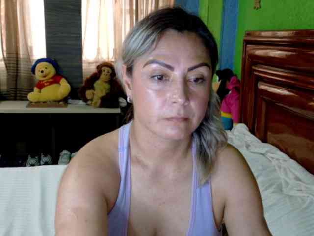 Charlizetheron1 webcam