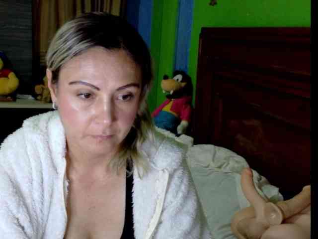 Charlizetheron1 webcam