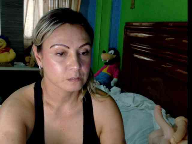 Charlizetheron1 webcam