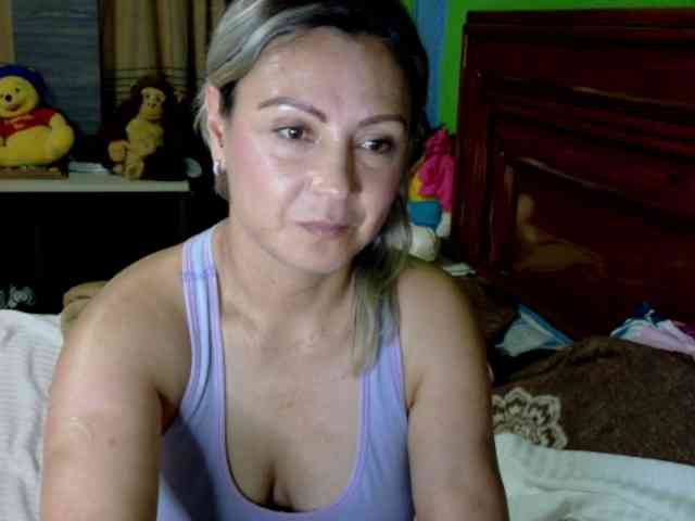 Charlizetheron1 webcam
