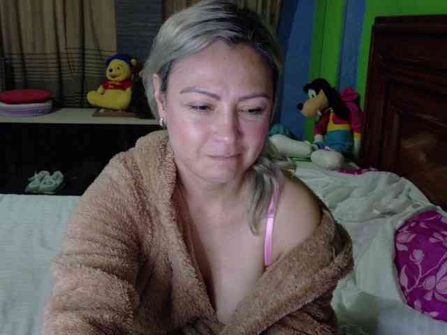 Charlizetheron1 webcam