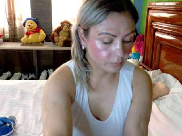 Charlizetheron1 webcam