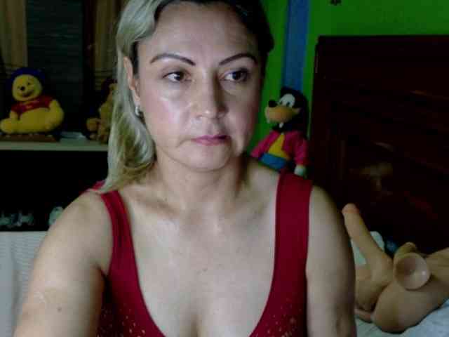 Charlizetheron1 webcam