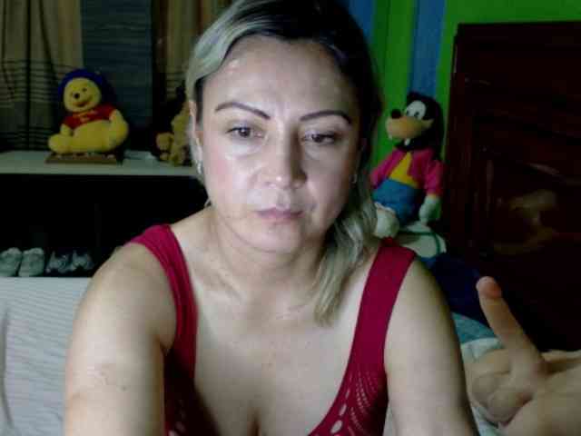 Charlizetheron1 webcam