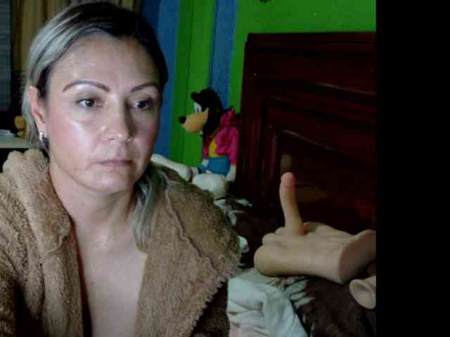 Charlizetheron1 webcam
