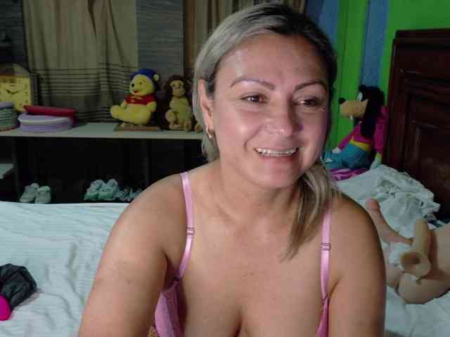 Charlizetheron1 webcam