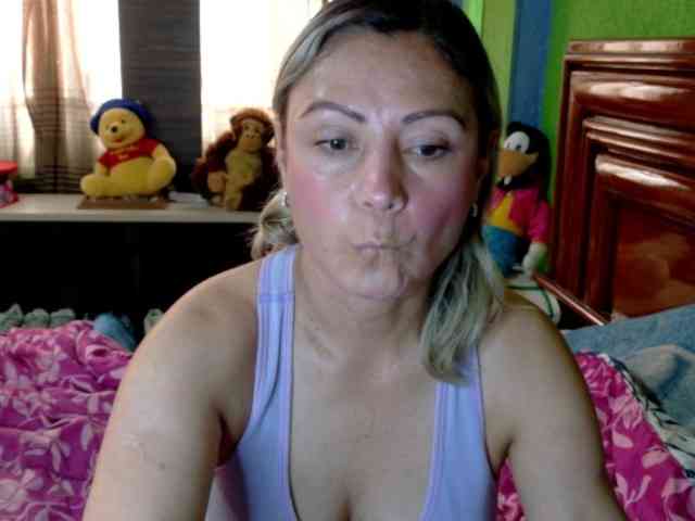 Charlizetheron1 webcam