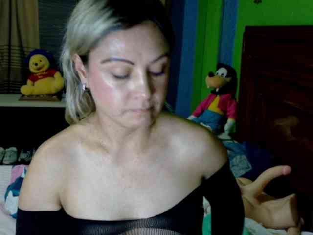 Charlizetheron1 webcam